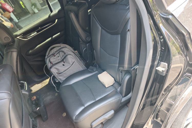 Used Cadillac XT6 2021 2.0T Six-Seater Four-Wheel-Drive Luxury Version Left Rear Seat