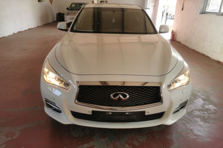 Used Infiniti Q50 2014 2.0T Comfort Edition Front
