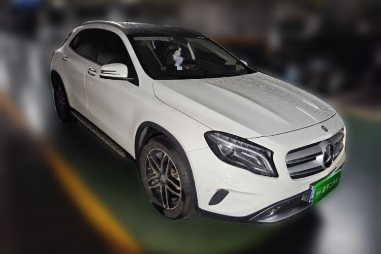 Used Mercedes-Benz GLA 2015 GLA 200 Fashion Model Front Right 45 Deg