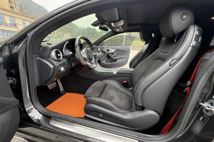 Used Mercedes-Benz C-Class 2022 Refreshed C 260 Coupe Interior 4