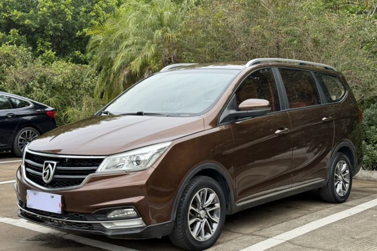 Used Baojun 730 2017 1.5T Manual Fashion Version 7 Seats China V Emission Standard
