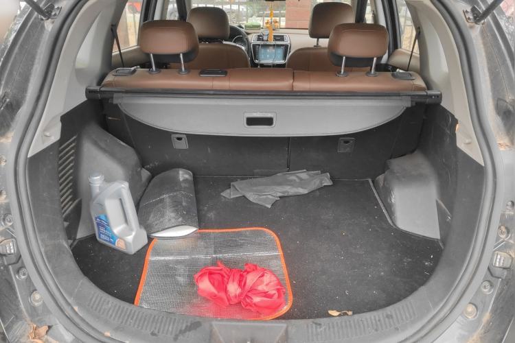 Used BAIC Weiwang S50 2016 1.5T Manual Lede Premium Edition Trunk