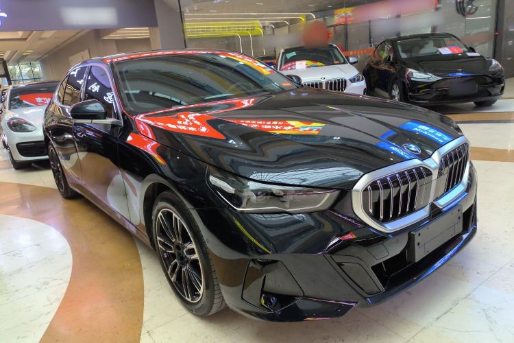 Used BMW 5 Series 2026 530Li Leading M Sport Package Front Right 45 Deg