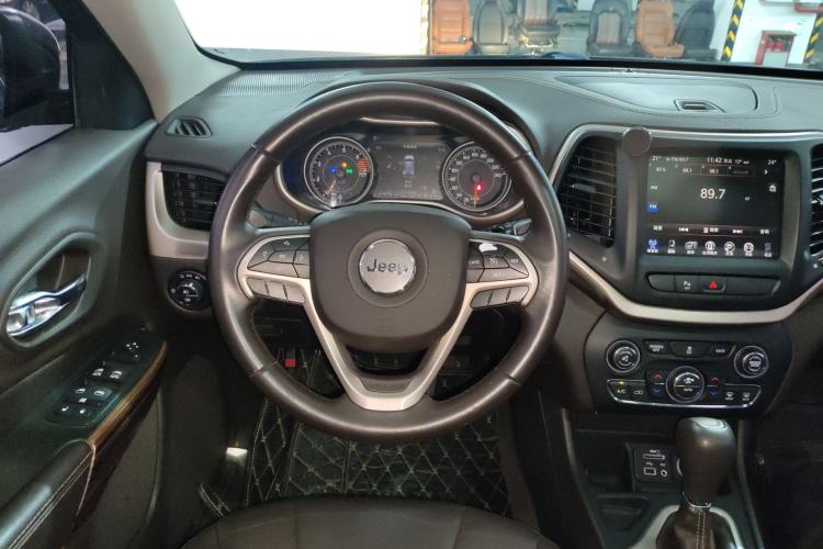 Used Jeep Cherokee 2016 2.0L Superior Edition