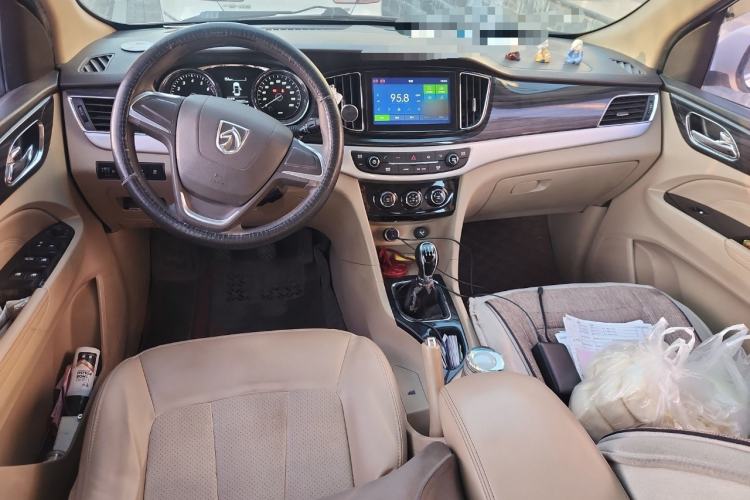 Used Baojun 730 2016 1.5L Manual Comfort Version 7 Seats China V Emission Standard
