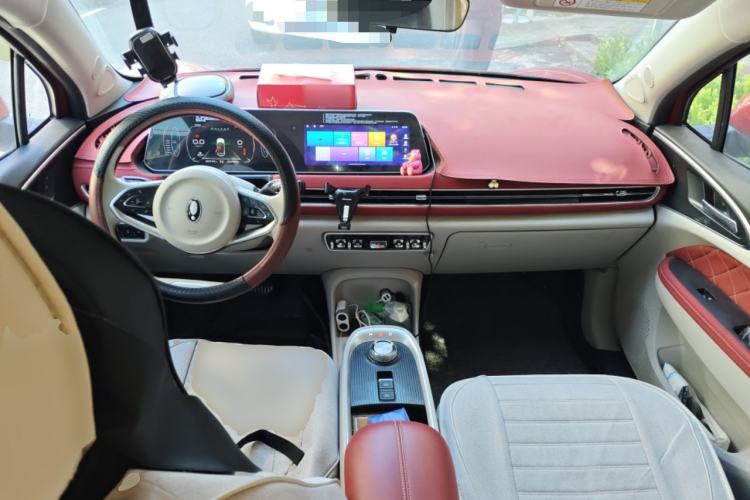 Used ORA Good Cat 2022 400km Standard Range Luxury Version Lithium Iron Phosphate Center Console