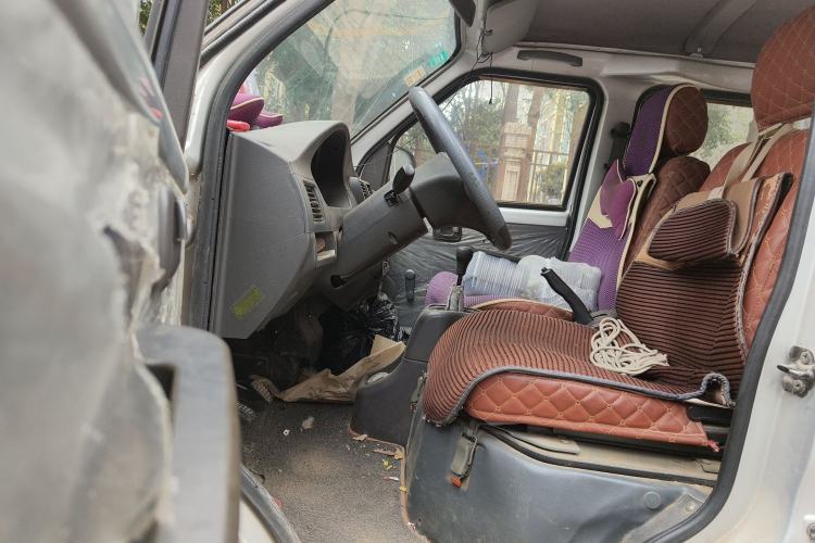 Used Wuling Rongguang 2011 1.2L Base Version
