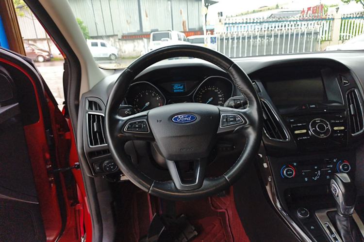 Used Ford Focus 2017 Hatchback EcoBoost 125 Automatic - Ultra-Powerful Style Edition with Smart Drive Features Steering Wheel