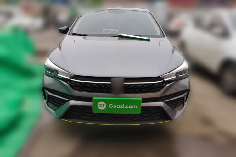 Used Roewe i5 2021 1.5L CVT Black Gold Edition
