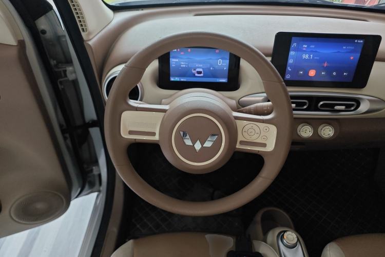 Used Wuling Hongguang MINIEV 2025 Four-Door Version Zhenxiang+ Edition Steering Wheel