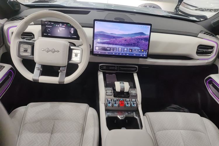 Used Formula Leopard Titanium 3 2025 501 km Four-Wheel Drive Drone Edition Center Console