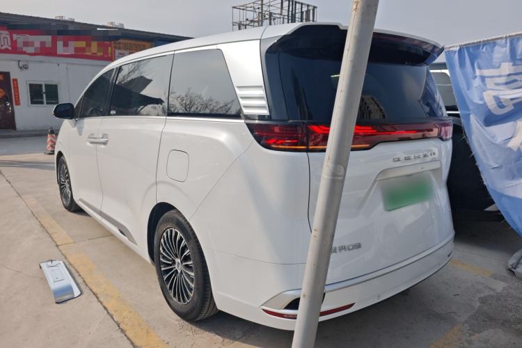 Used Denza D9 2023 DM-i 965 Luxury Model
