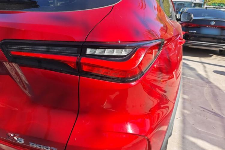 Used CHANGAN OSHAN X5 2021 1.5T DCT Prestige Edition Exterior 2