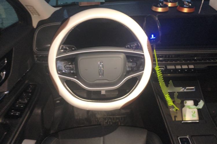 Used Lincoln Corsair 2024 2.0T Two-Wheel Drive Deluxe Edition
