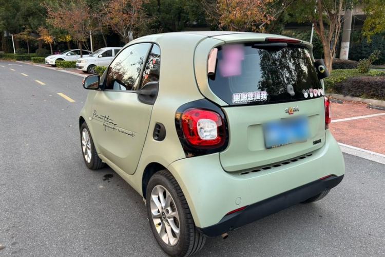 Used smart fortwo 2015 1.0L 52 kW hardtop Dynamic version