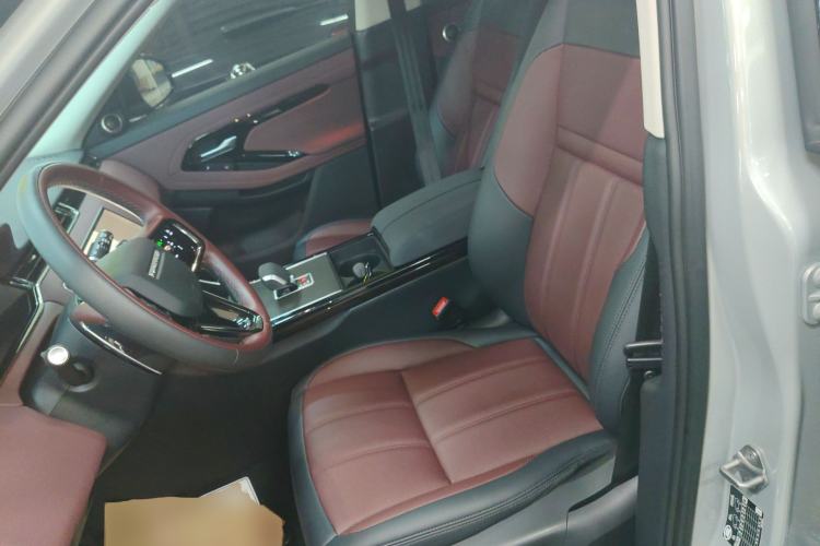 Used Land Rover Range Evoque 2024 Aurora L 249 PS Prestige Light-Chasing Edition
