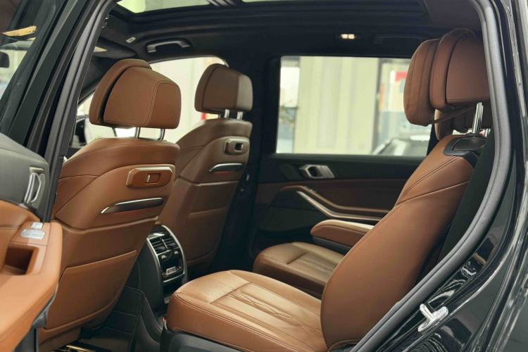 Used BMW X7 2023 xDrive40i Luxury M Sport Package Interior 5