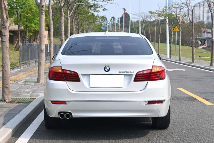 Used BMW 5 Series 2014 525Li Luxury Design Package