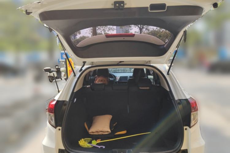 Used Honda Vezel 2020 1.5L CVT Luxury Edition Trunk