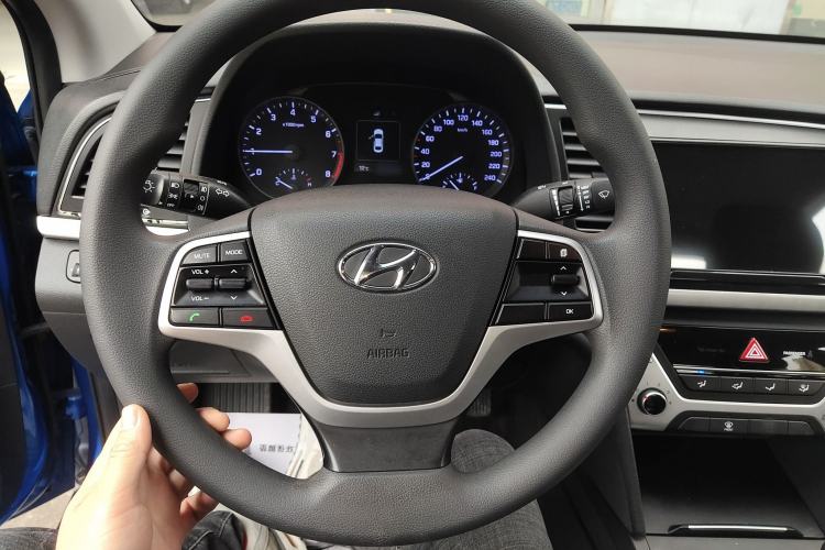 Used Hyundai Elantra (6th Generation / Lingdong) 2016 1.6L Manual ZhiXuan · Dynamic Model Steering Wheel