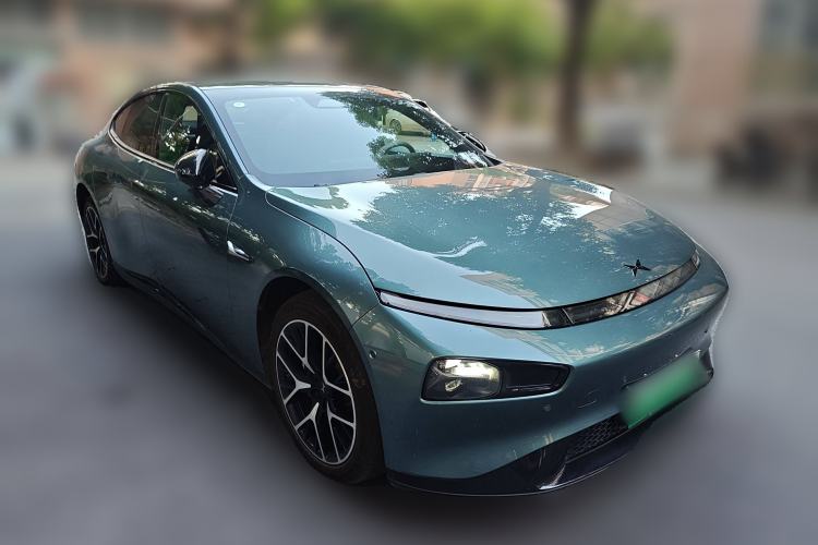 Used XPeng P7 2023 P7i 610 Pengyi Performance Edition Front Right 45 Deg