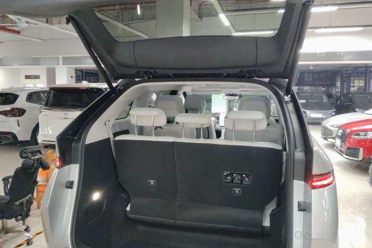 Used XPeng X9 2025 650 Long-Range Max
