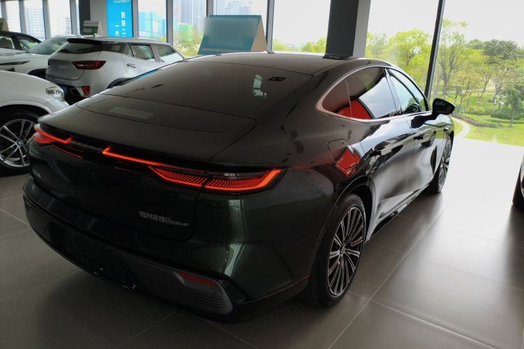 Used Geely Galaxy 8 2025 130km EM-P Starship Edition Rear Right 45 Deg