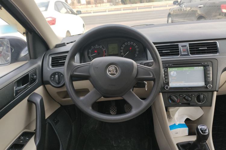 Used Skoda Rapid 2013 1.6L Manual Smart Selection Model