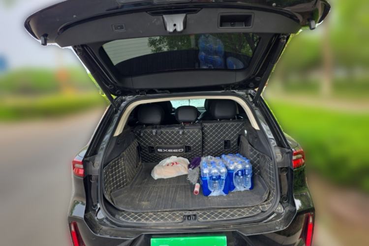 Used EXEED Lingyun 2025 Model 300T Two-Wheel-Drive Moonlit Night Edition Trunk