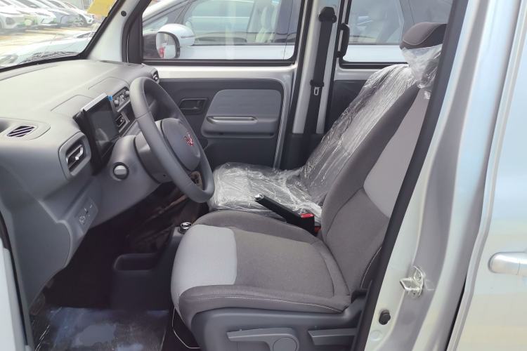 Used Wuling Zhiguang New Energy 2025 Model 305km Ambitious Edition Left Front Seat