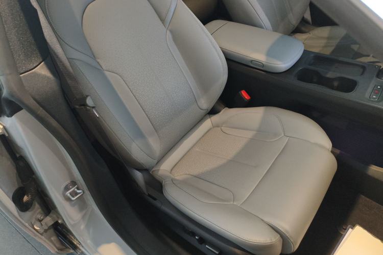 Used Nio ET5T 2023 75 kWh Touring Right Front Seat