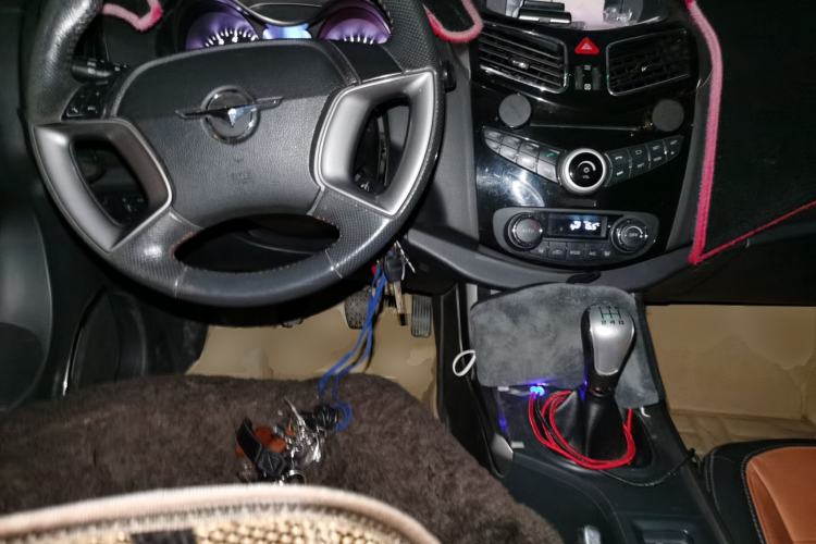 Used Haima S5 2016 1.6L Manual Smart Luxury Tech Edition Center Console