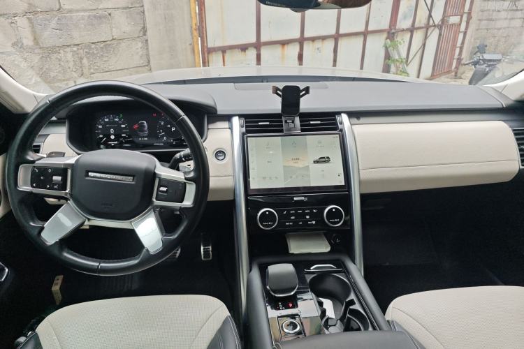 Used Land Rover Discovery 2021 360 PS R-Dynamic SE
