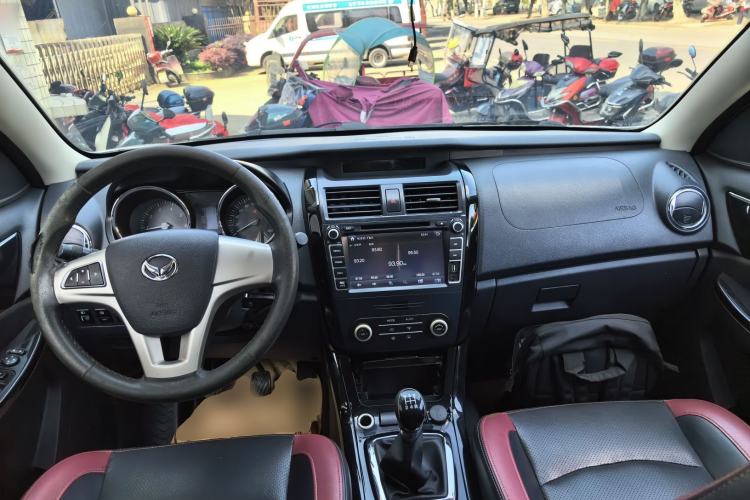 Used HYOSOW S3 2015 1.5L Luxury Model China V Standard Center Console