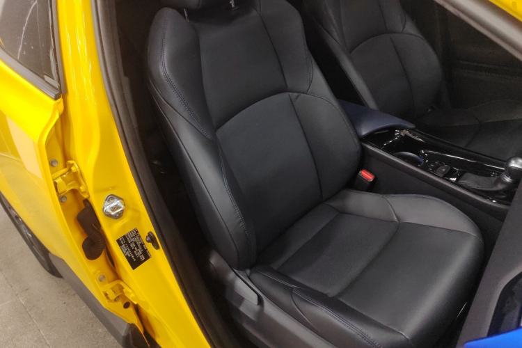 Used Toyota C-HR 2021 2.0L Luxury Edition Right Front Seat