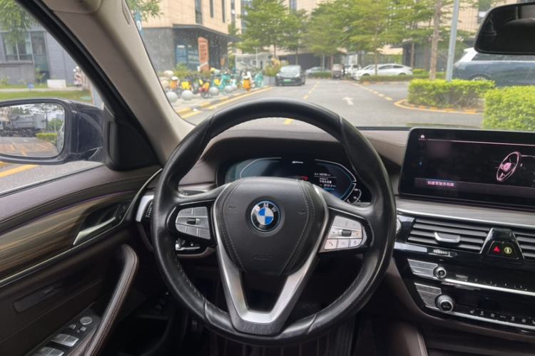 Used BMW 5 Series New Energy 2022 535Le Luxury Package Steering Wheel