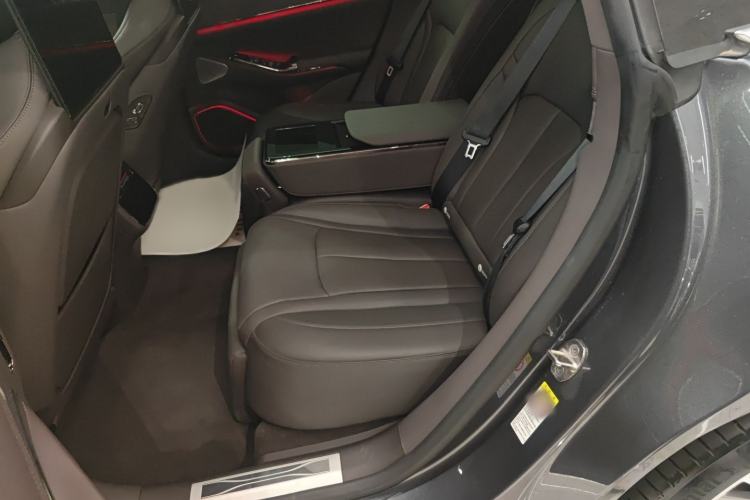 Used Denza Z9 2024 1100 km All-Wheel-Drive Ultra Version