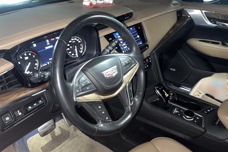 Used Cadillac XT5 2022 2.0T Four-Wheel Drive Platinum Edition Interior 6