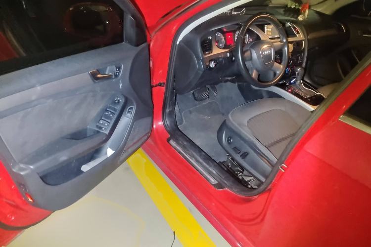 Used Audi A4L 2012 1.8 TFSI Automatic Comfort Model Driver Seat