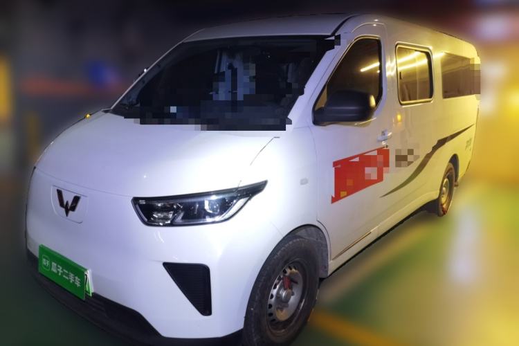Used Wuling Yangguang 2024 300km Comfort-Grade Passenger Van 60kW