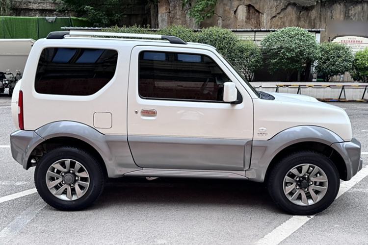 Used Suzuki Jimny 2015 1.3 AT Mode3 Navigation Edition
