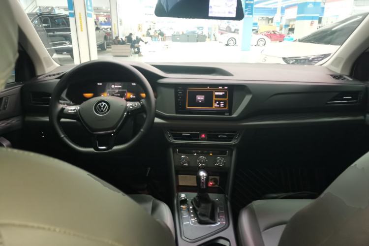 Used Volkswagen Tharu 2022 280TSI Two-Wheel Drive Trend Edition Center Console