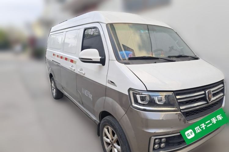 Used Jinbei New Hiace S 2021 1.6L Business Central Air-Conditioned Van China VI Standard SWD16M Front Right 45 Deg