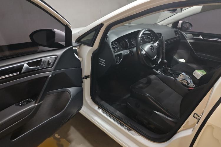 Used Volkswagen Golf 2014 1.4TSI Automatic Flagship Model
