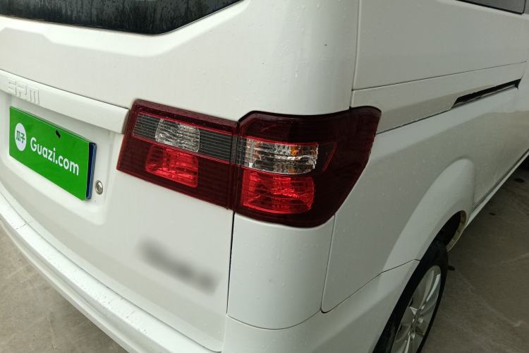 Used Jinbei Gold Hiace M Classic 2024 1.5L Engineering Lion Passenger Vehicle 5 Seats