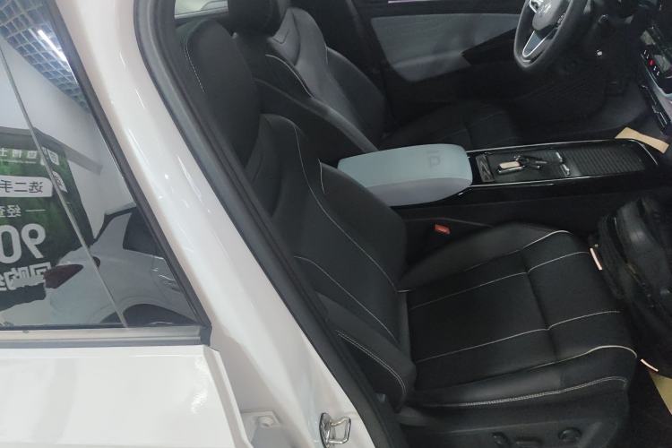 Used Volkswagen ID.4 X 2021 Pure+ Long-Range Edition Right Front Seat