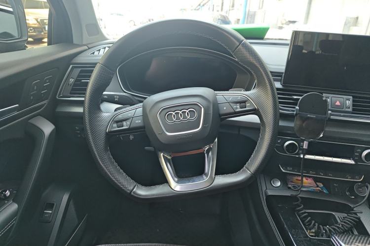 Used Audi Q5L 2022 Updated 45T Luxury Dynamic Version
