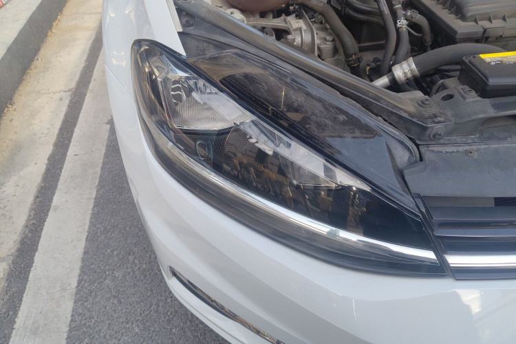 Used Volkswagen Golf 2018 230TSI Automatic Luxury Version Right Front Headlight