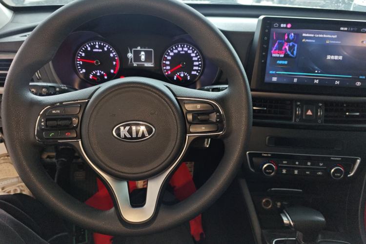 Used Kia K5 2016 2.0L Automatic GLS
