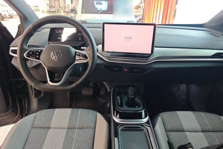 Used Volkswagen ID.4 CROZZ 2025 Pure Edition Center Console